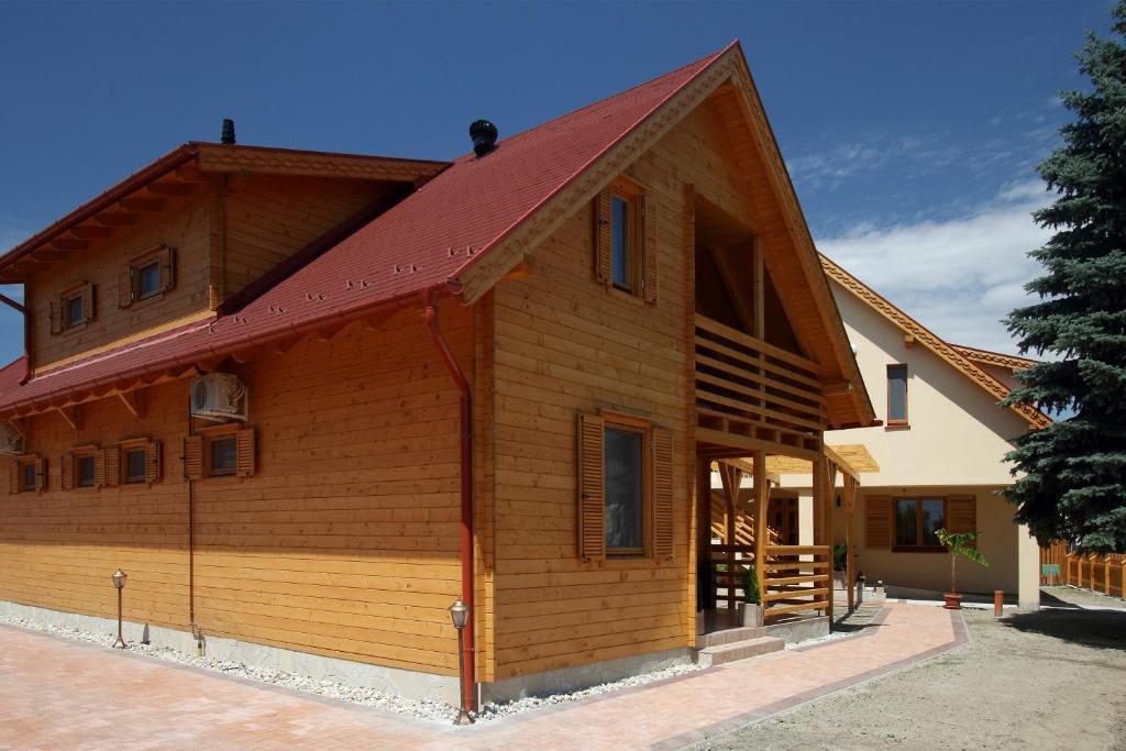 Family Panzio Es Apartman Hazak Липот Экстерьер фото